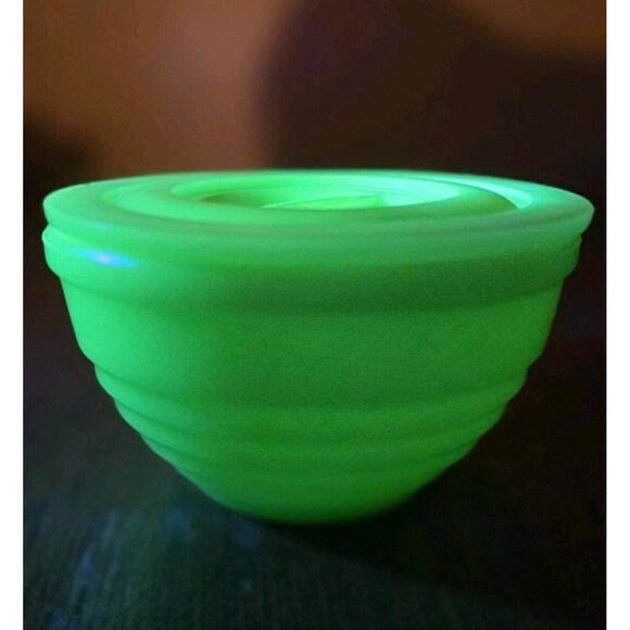 Vintage Art Deco Uranium Glass Jeannette Jadeite Lidded Beehive Drippings Bowl - Picture 1 of 6